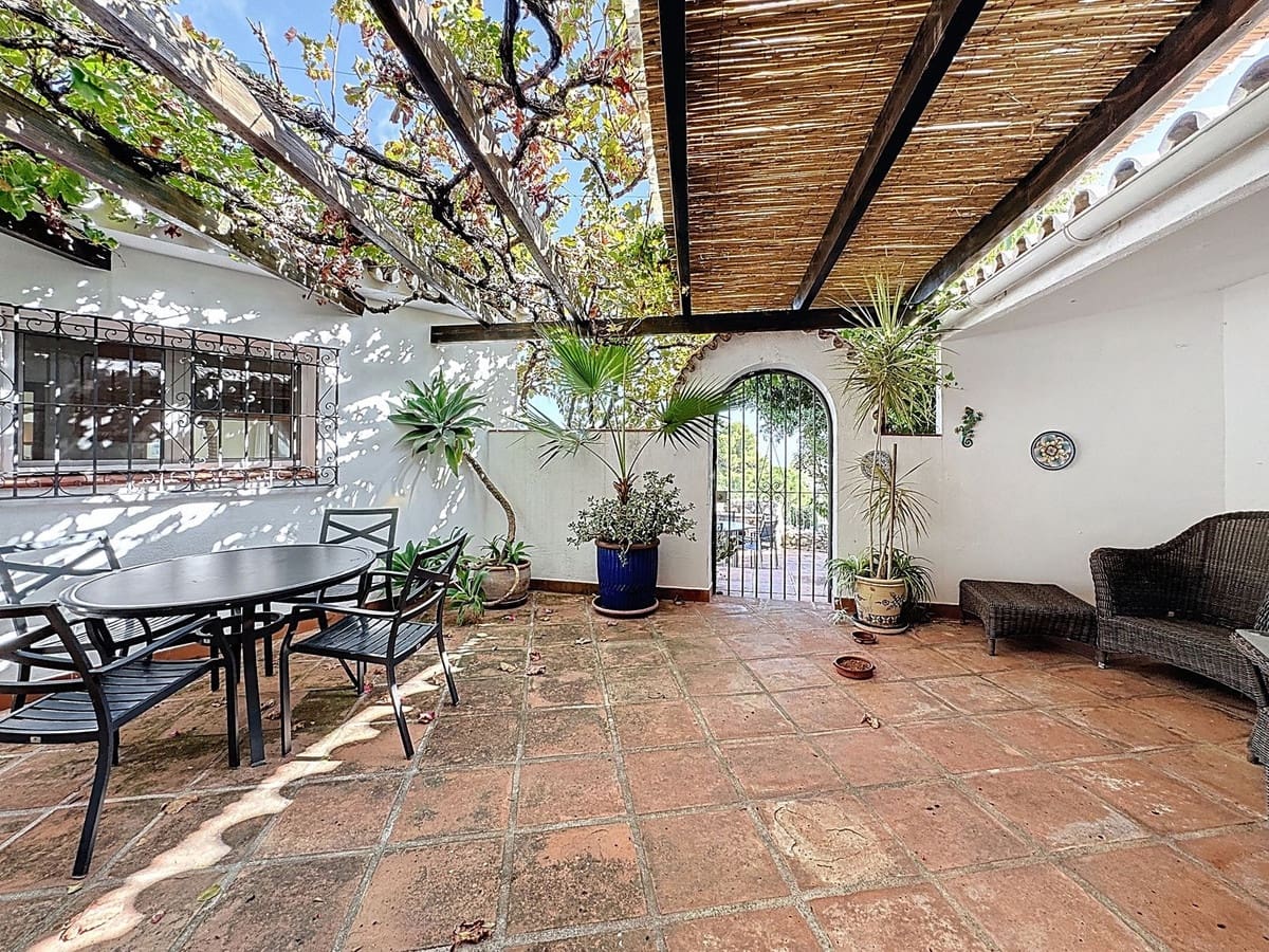 4 Zimmer Villa zu verkaufen in Mijas mit Pool - 975.000 € (Ref: 9383248)