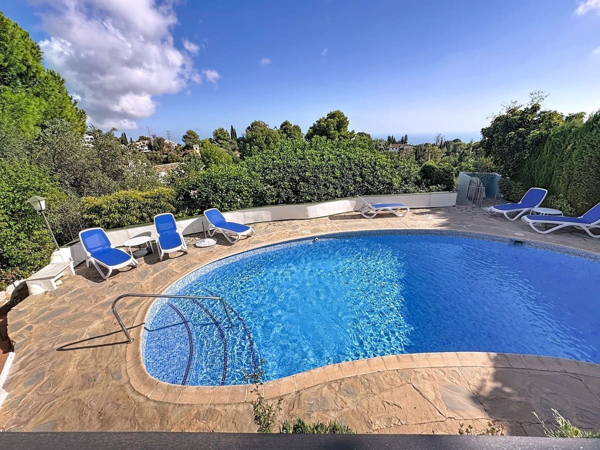 4 Zimmer Villa zu verkaufen in Mijas mit Pool - 975.000 € (Ref: 9383248)