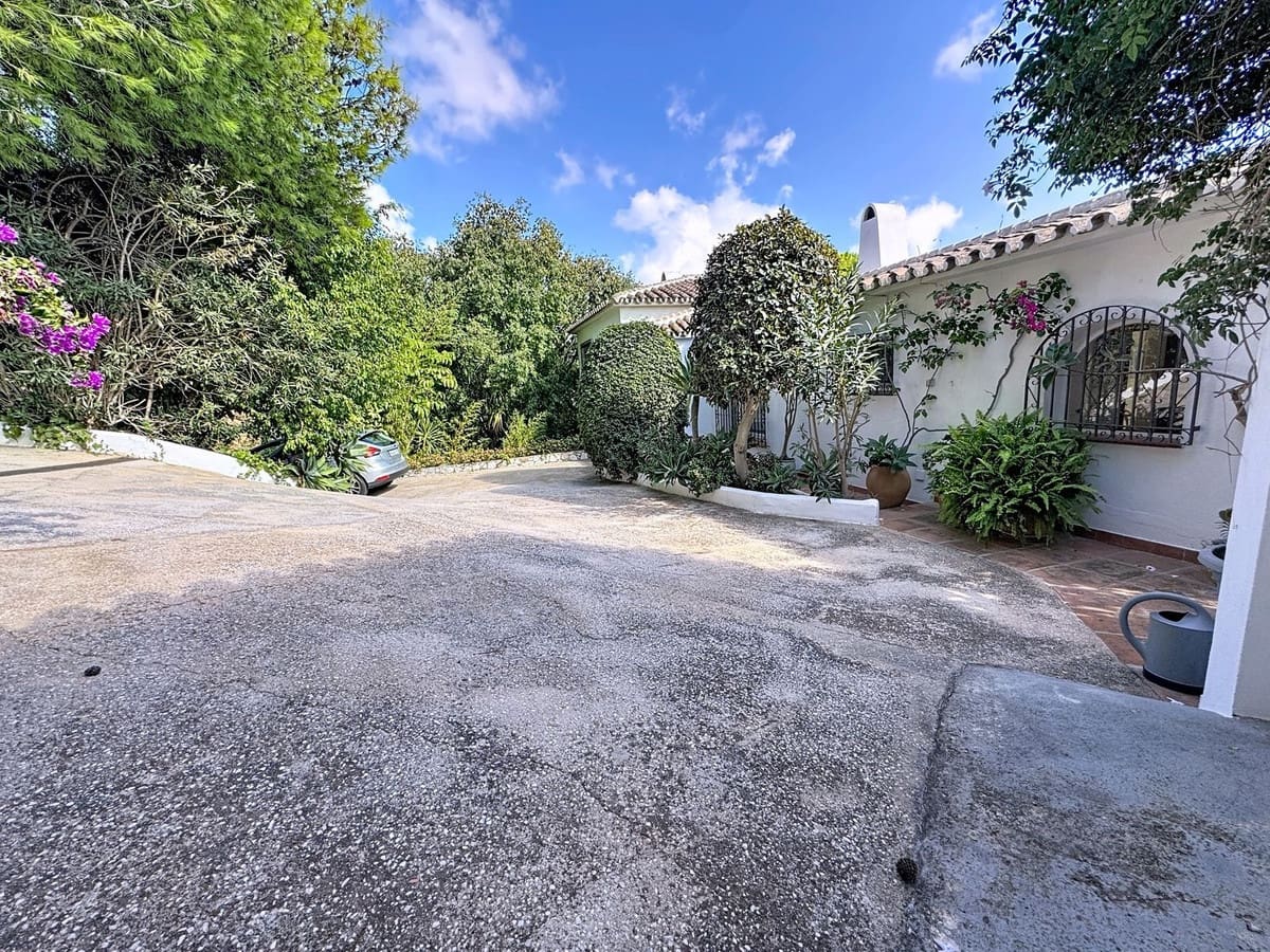 4 Zimmer Villa zu verkaufen in Mijas mit Pool - 975.000 € (Ref: 9383248)