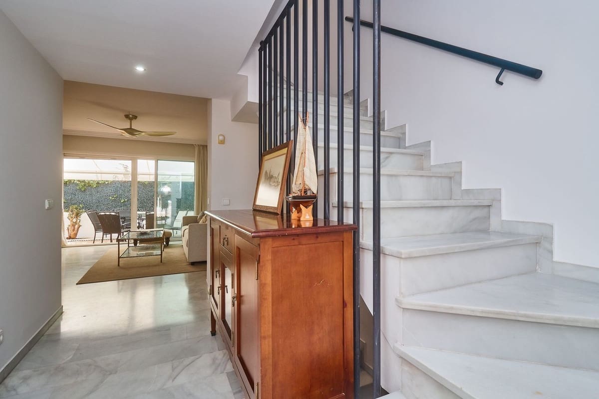 3 bedroom Townhouse for sale in Marbella - € 1,750,000 (Ref: 9420064)