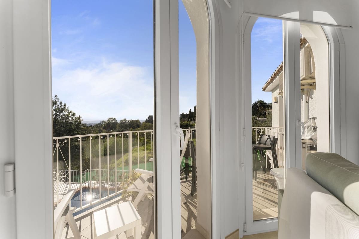 Chalet de 3 habitaciones en Mijas en venta con piscina - 795.000 € (Ref: 9437820)