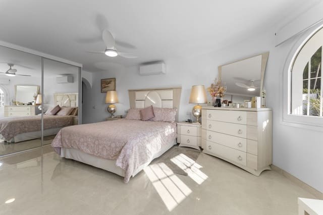 Chalet de 3 habitaciones en Mijas en venta con piscina - 795.000 € (Ref: 9437820)