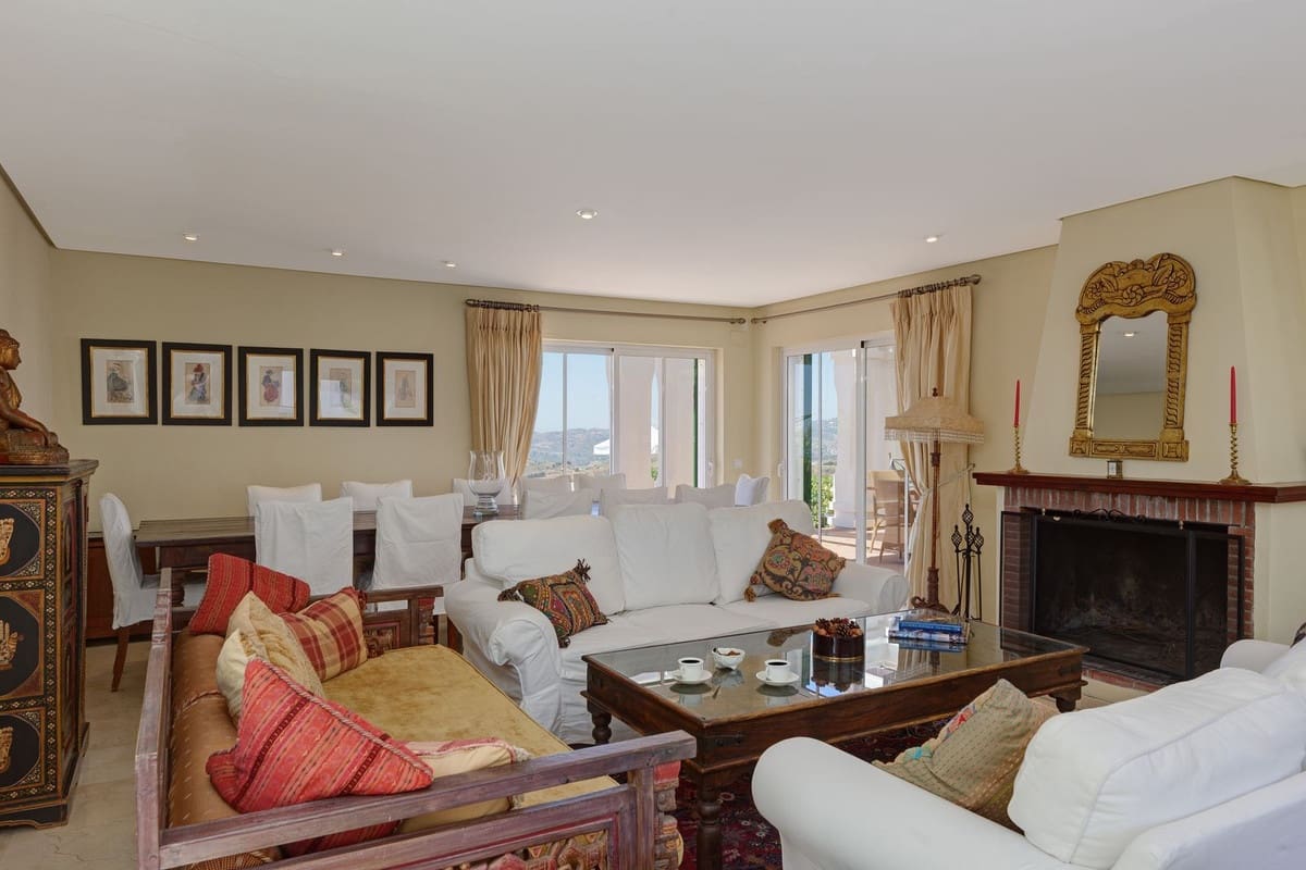 6 bedroom Villa for sale in Mijas with pool - € 1,850,000 (Ref: 9571614)