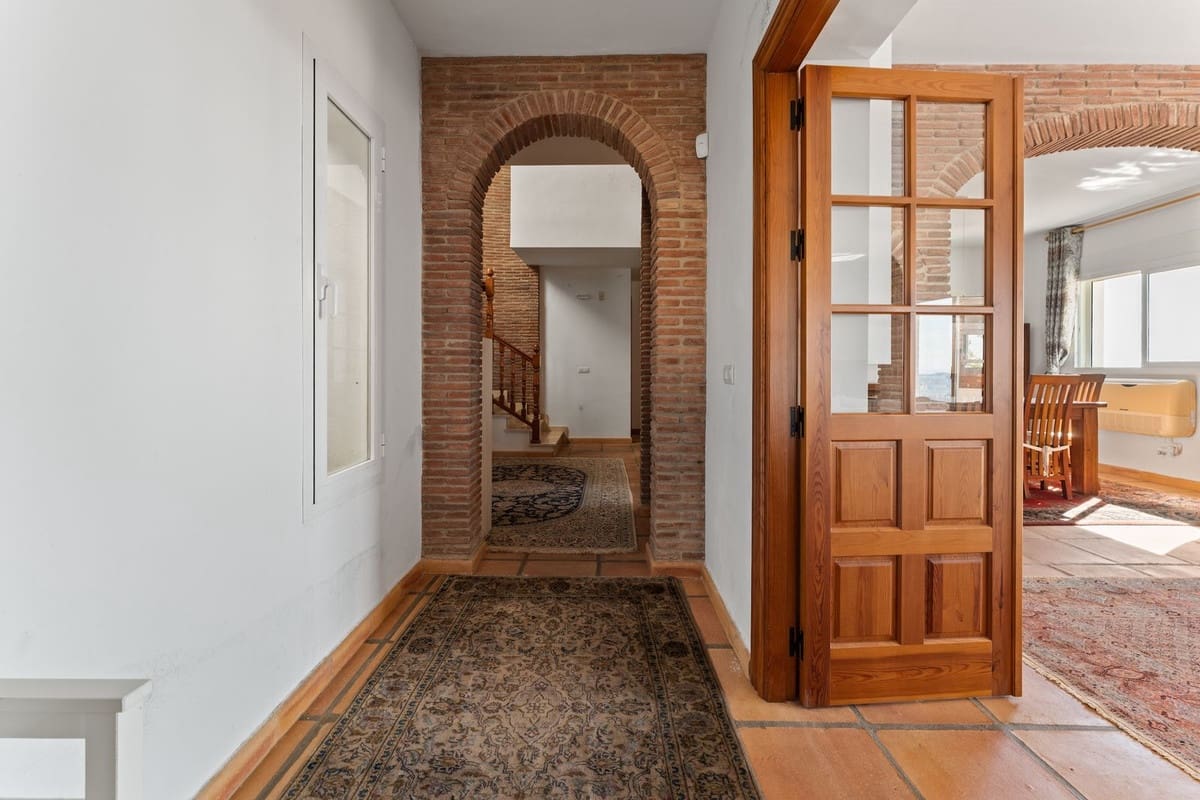 3 soverom Villa til salgs i Mijas med svømmebasseng - € 1 460 000 (Ref: 9627994)