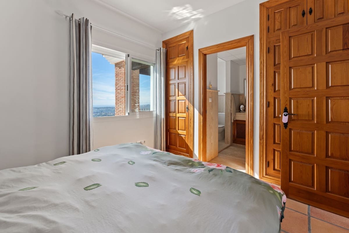 3 soverom Villa til salgs i Mijas med svømmebasseng - € 1 460 000 (Ref: 9627994)