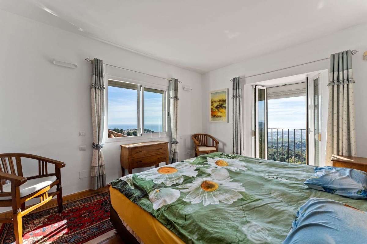 3 soverom Villa til salgs i Mijas med svømmebasseng - € 1 460 000 (Ref: 9627994)