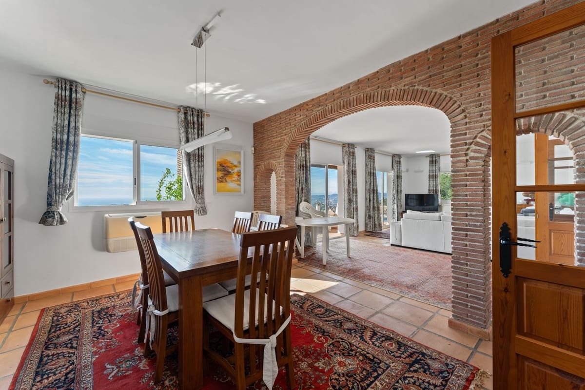 3 soverom Villa til salgs i Mijas med svømmebasseng - € 1 460 000 (Ref: 9627994)