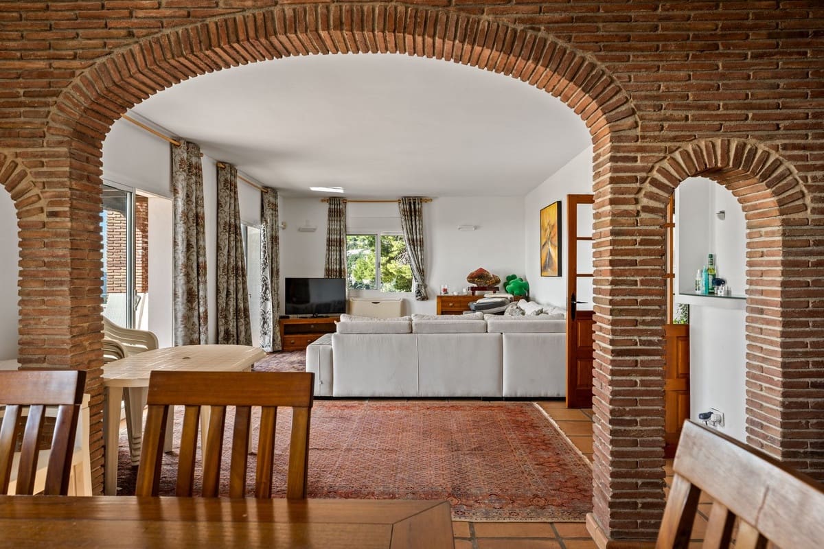 3 soverom Villa til salgs i Mijas med svømmebasseng - € 1 460 000 (Ref: 9627994)