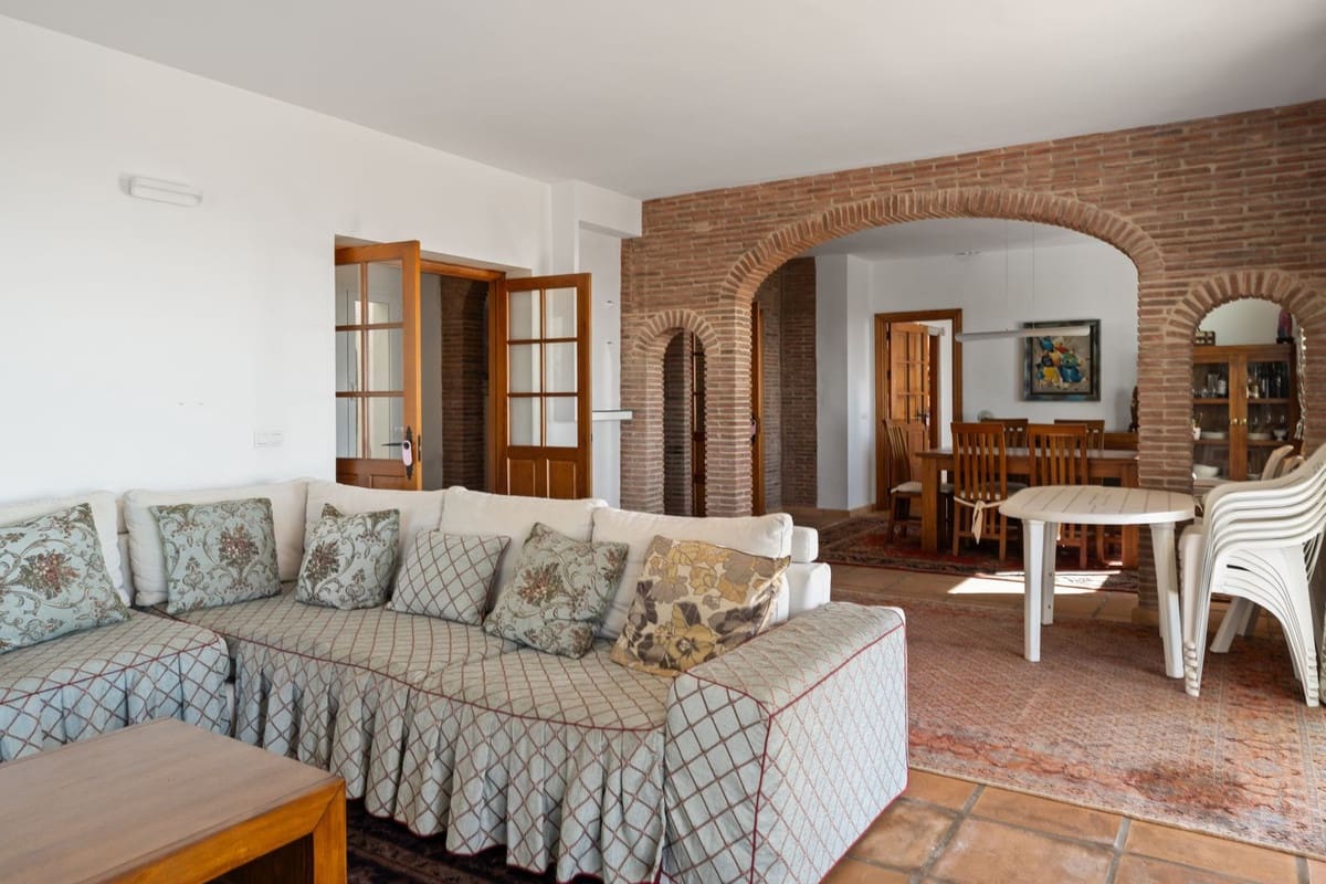 3 soverom Villa til salgs i Mijas med svømmebasseng - € 1 460 000 (Ref: 9627994)