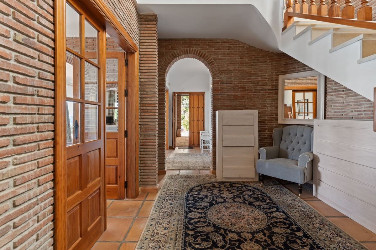 3 soverom Villa til salgs i Mijas med svømmebasseng - € 1 460 000 (Ref: 9627994)