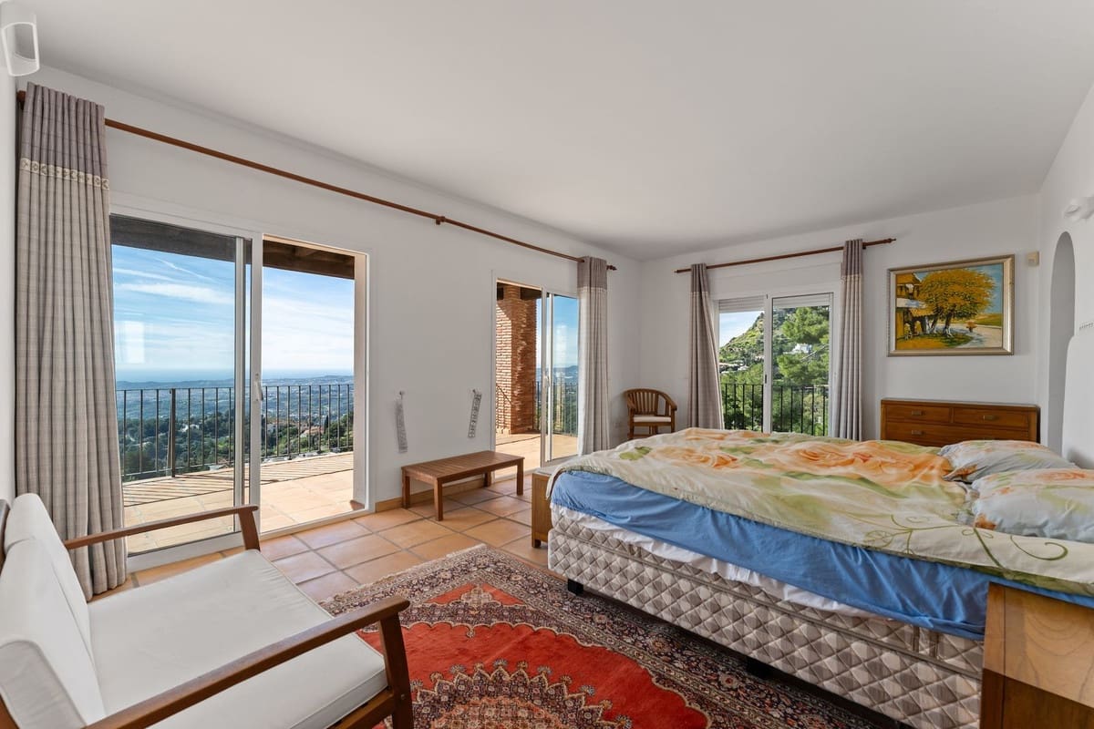 3 soverom Villa til salgs i Mijas med svømmebasseng - € 1 460 000 (Ref: 9627994)