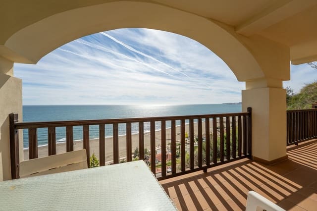 2 bedroom Apartment for sale in Benalmadena Costa, Benalmádena with pool - € 540,000 (Ref: 9627995)
