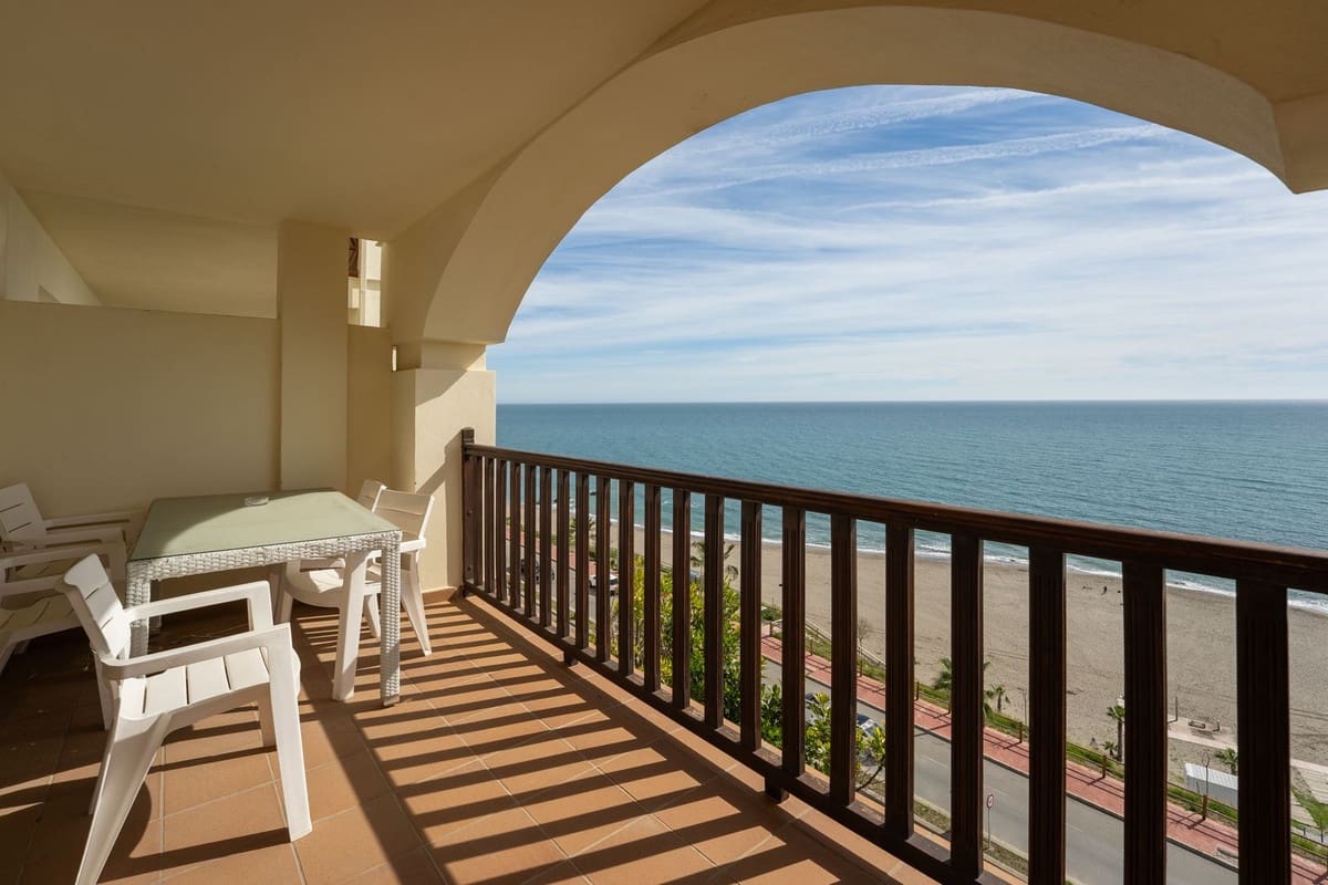 2 bedroom Apartment for sale in Benalmadena Costa with pool - € 540,000 (Ref: 9627995)