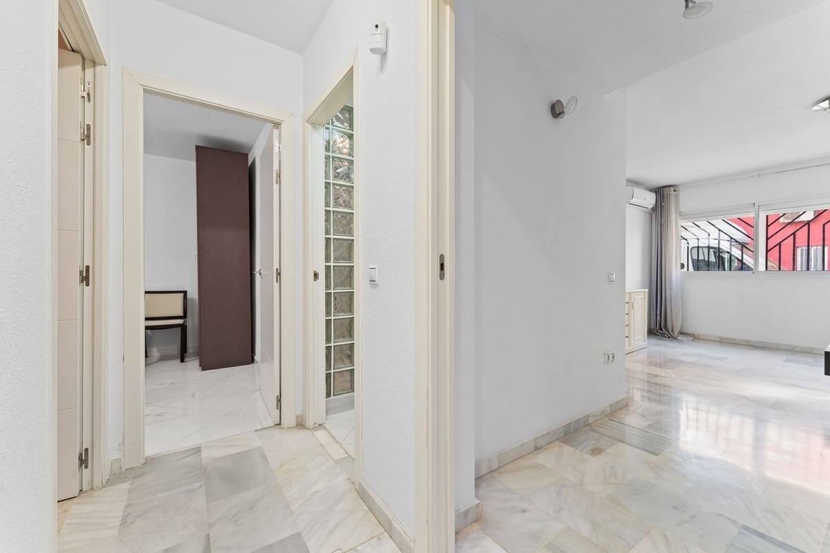 2 soverom Leilighet til salgs i Las Lagunas de Mijas med svømmebasseng - € 235 000 (Ref: 9627996)