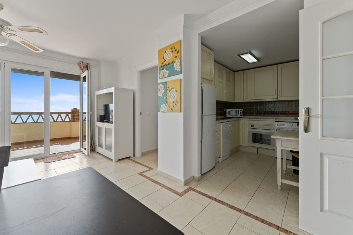 2 bedroom Apartment for sale in Benalmadena Costa with pool - € 340,000 (Ref: 9667078)