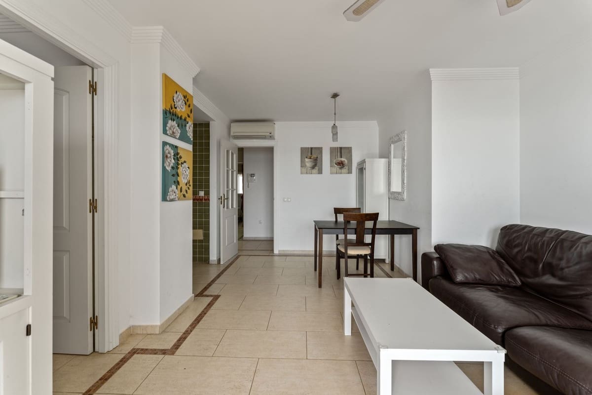 2 bedroom Apartment for sale in Benalmadena Costa with pool - € 340,000 (Ref: 9667078)