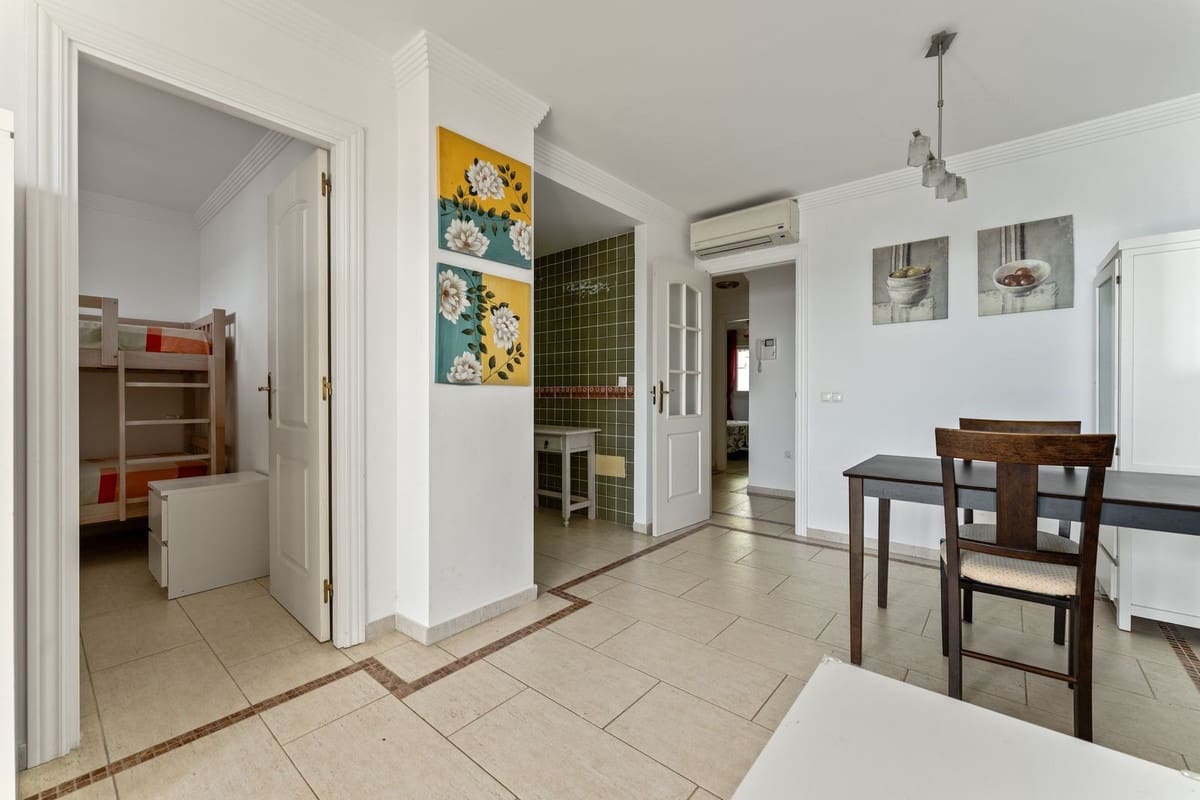 2 bedroom Apartment for sale in Benalmadena Costa with pool - € 340,000 (Ref: 9667078)