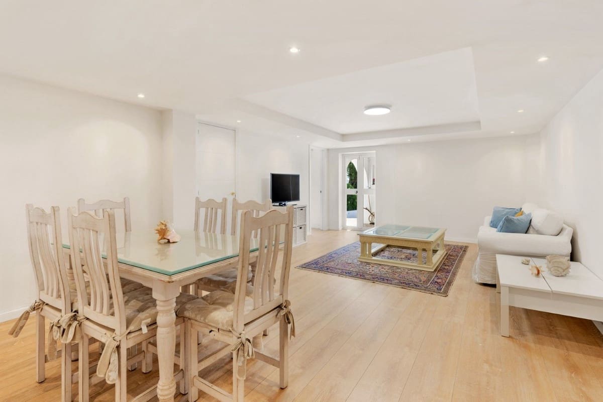 4 bedroom Villa for sale in Las Lagunas de Mijas with pool - € 1,380,000 (Ref: 9713262)