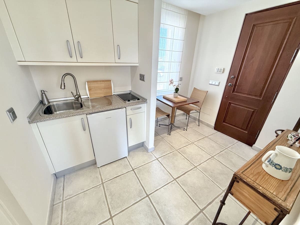 6 bedroom Villa for sale in Mijas Golf with pool - € 1,975,000 (Ref: 9713888)