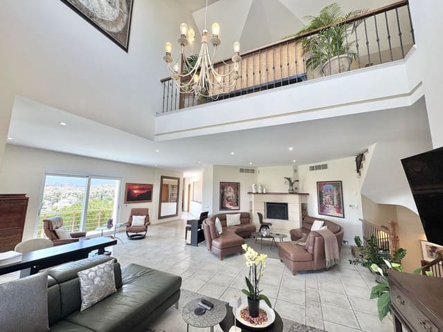 6 sypialnia Willa na sprzedaż w Mijas Golf, Mijas z basenem - 1 975 000 € (Ref: 9713888)