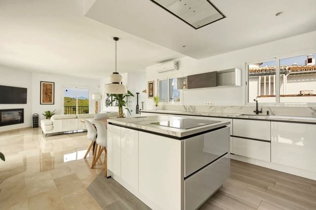 6 soverom Villa til salgs i Mijas med svømmebasseng - € 1 095 000 (Ref: 9730179)