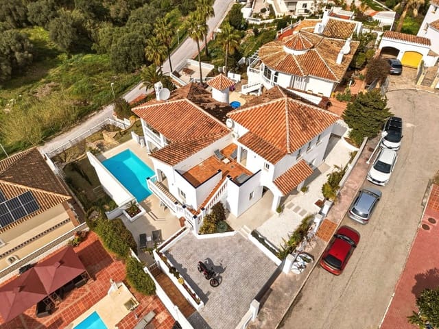 6 soverom Villa til salgs i Mijas med svømmebasseng - € 1 095 000 (Ref: 9730179)
