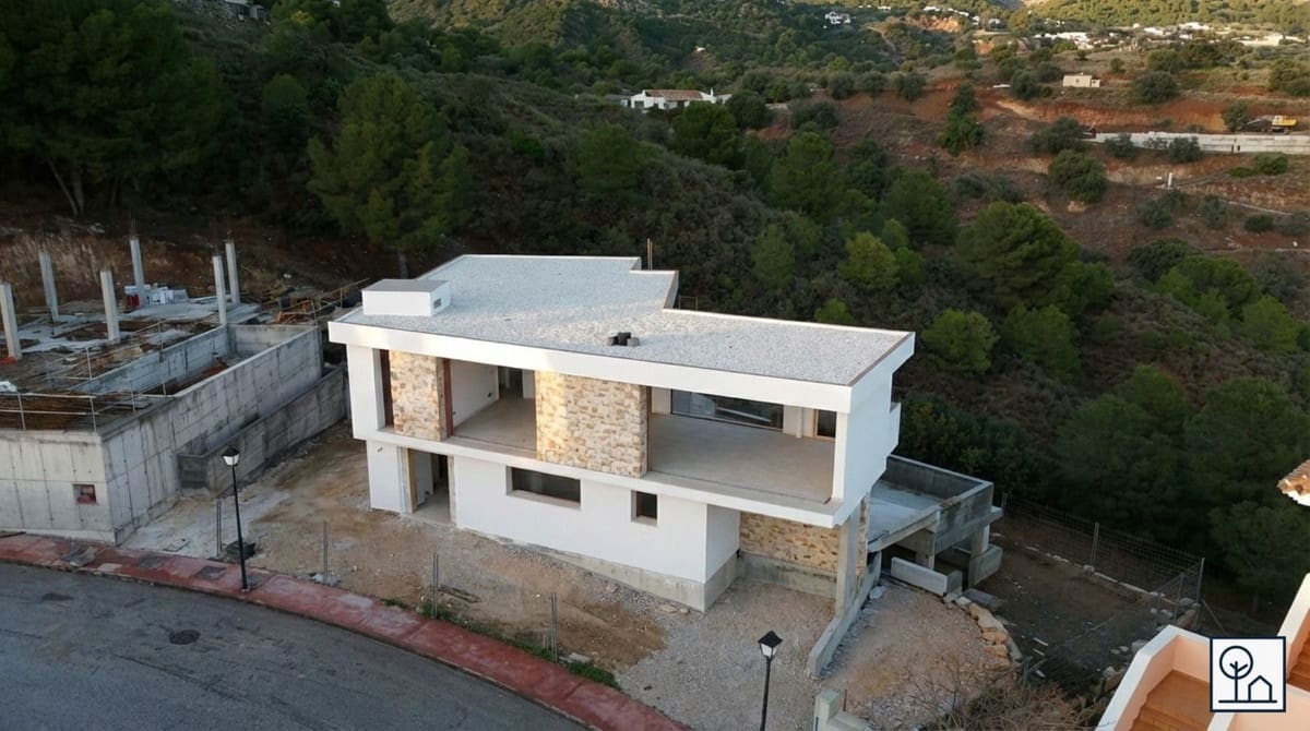 4 bedroom Villa for sale in Mijas with pool - € 1,682,500 (Ref: 9743042)