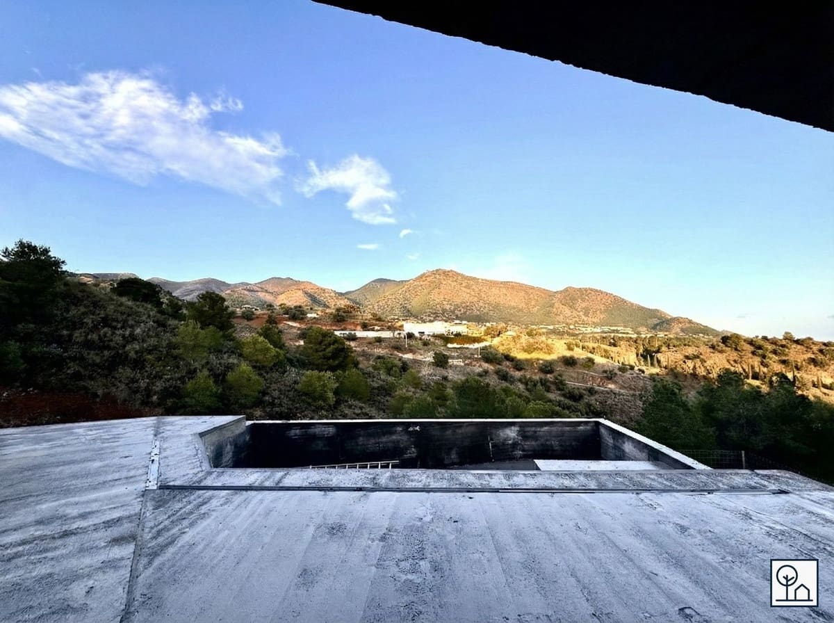4 bedroom Villa for sale in Mijas with pool - € 1,682,500 (Ref: 9743042)