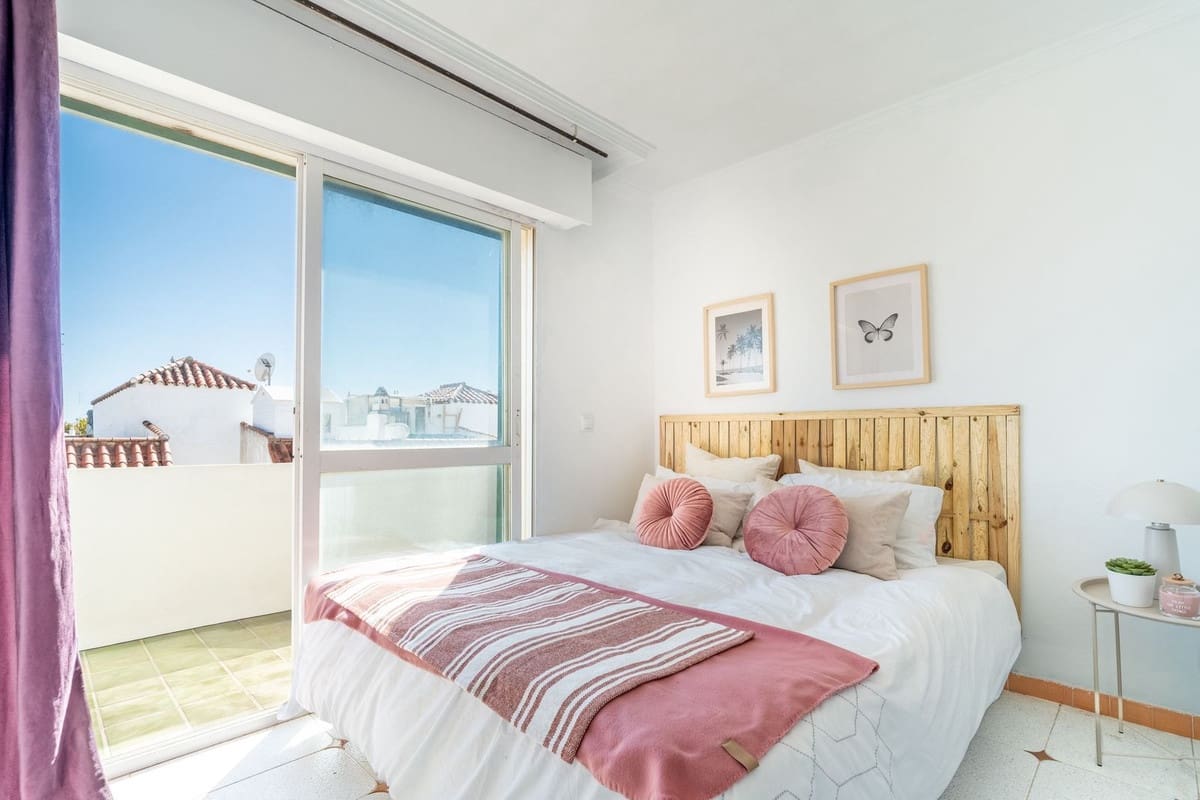 3 bedroom Villa for sale in Las Lagunas de Mijas with pool - € 439,000 (Ref: 9783439)