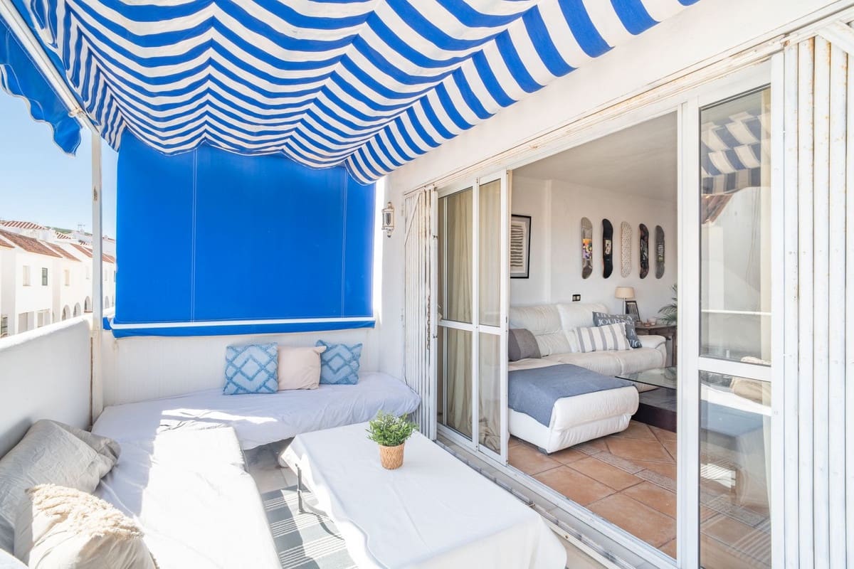 3 bedroom Villa for sale in Las Lagunas de Mijas with pool - € 439,000 (Ref: 9783439)