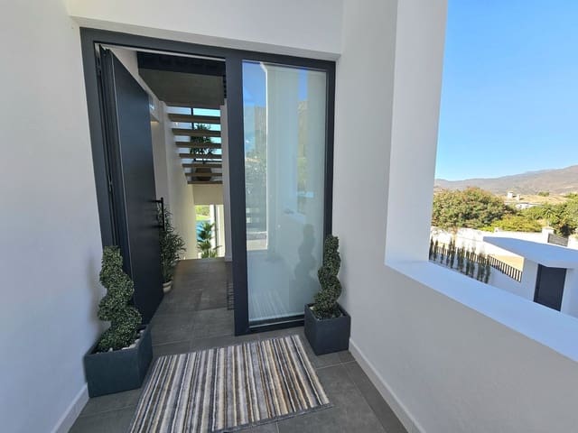 3 makuuhuone Huvila myytävänä paikassa Mijas - 1 395 000 € (Ref: 9795515)