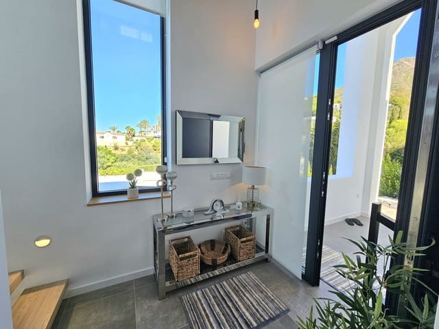 3 makuuhuone Huvila myytävänä paikassa Mijas - 1 395 000 € (Ref: 9795515)