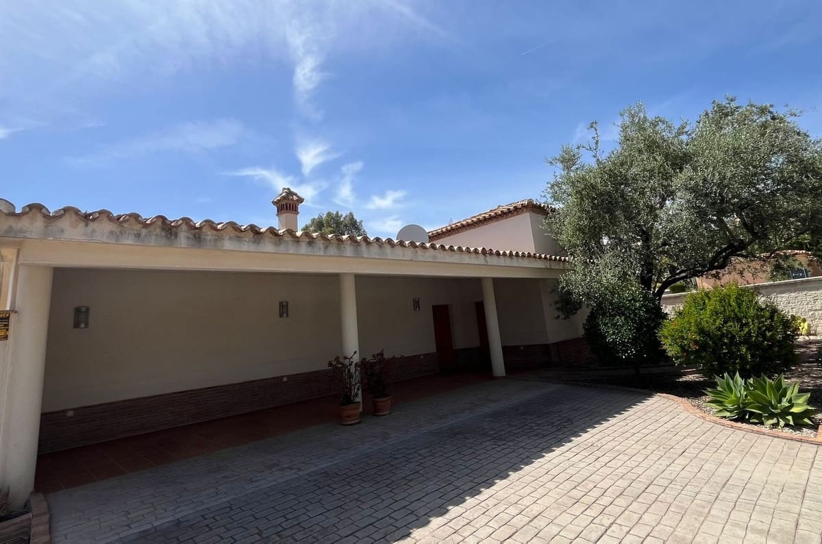 4 Zimmer Villa zu verkaufen in Las Lagunas de Mijas - 1.050.000 € (Ref: 9798177)