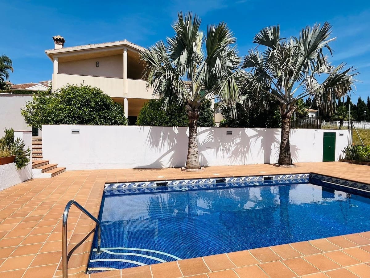 4 Zimmer Villa zu verkaufen in Las Lagunas de Mijas - 1.050.000 € (Ref: 9798177)