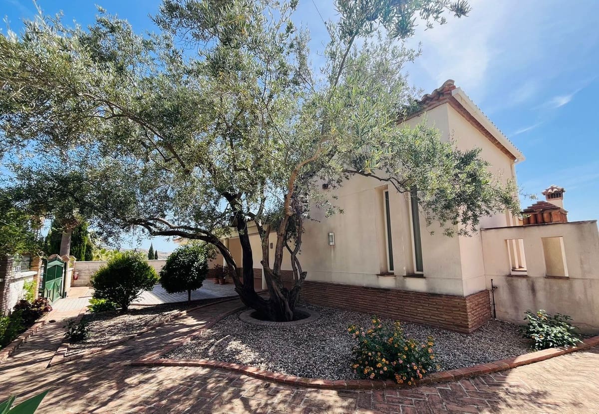4 Zimmer Villa zu verkaufen in Las Lagunas de Mijas - 1.050.000 € (Ref: 9798177)