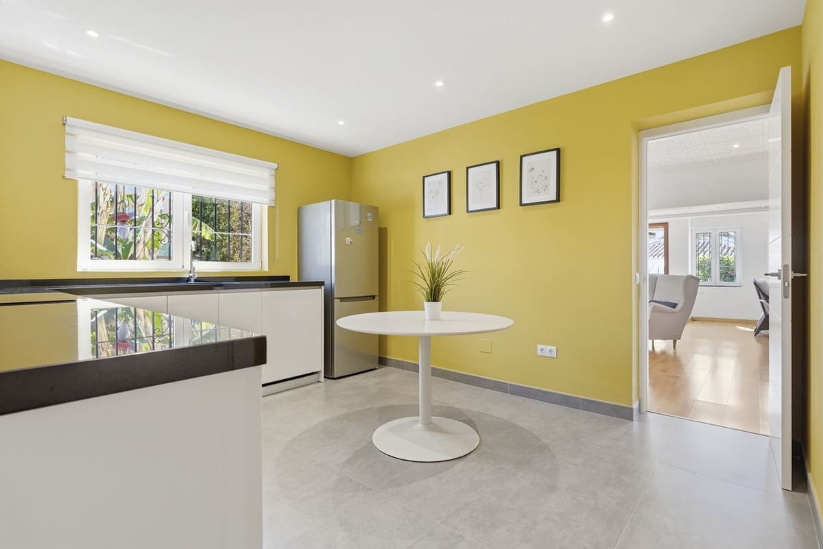 3 Zimmer Villa zu verkaufen in El Chaparral mit Pool - 595.000 € (Ref: 9798179)