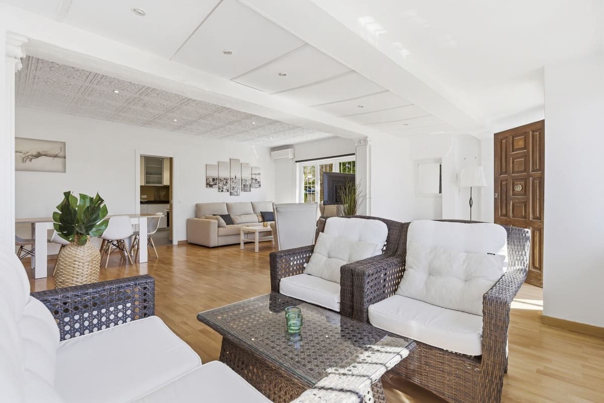 3 Zimmer Villa zu verkaufen in El Chaparral mit Pool - 595.000 € (Ref: 9798179)