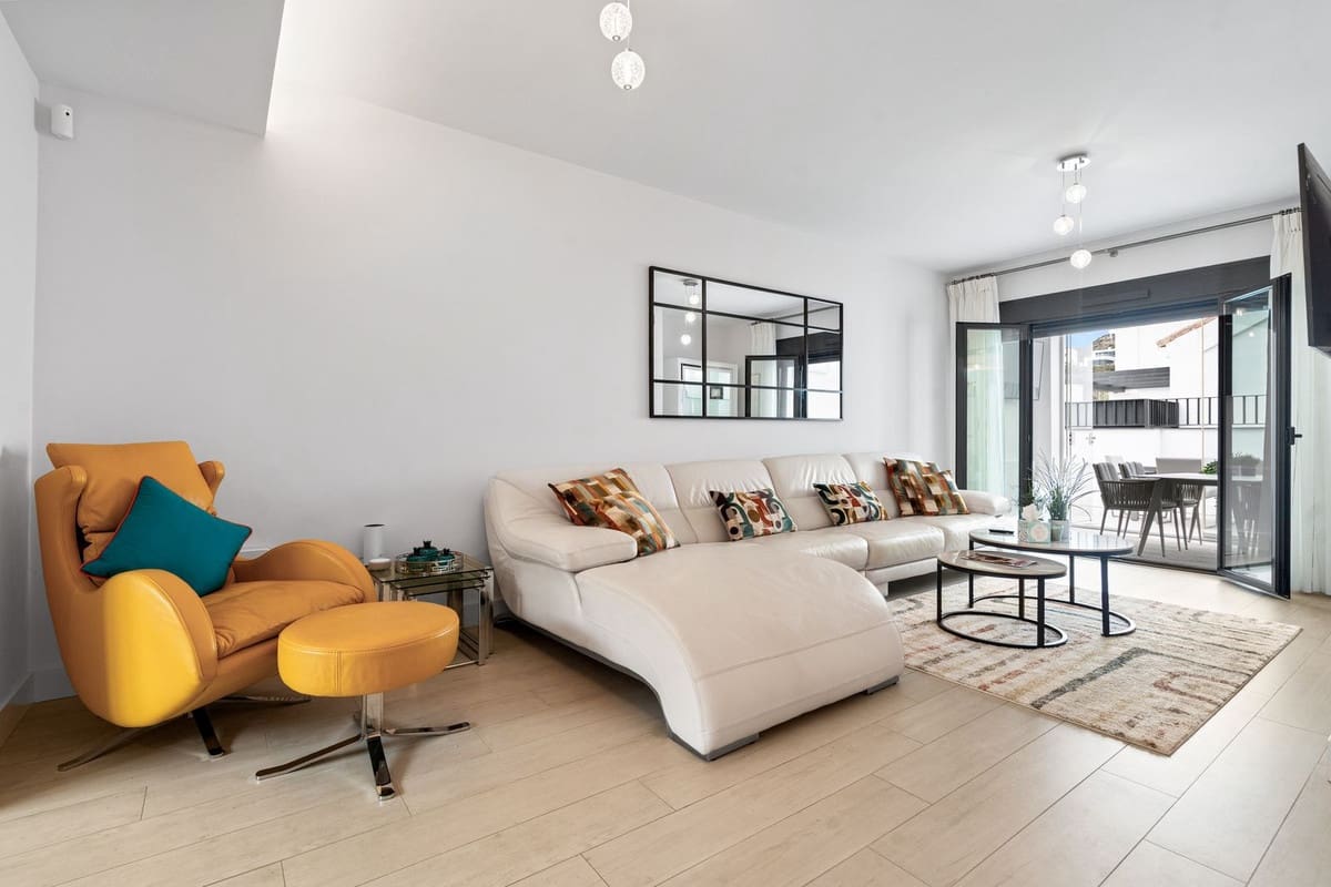 Casa de 4 habitaciones en La Cala de Mijas en venta con piscina - 995.000 € (Ref: 9798180)