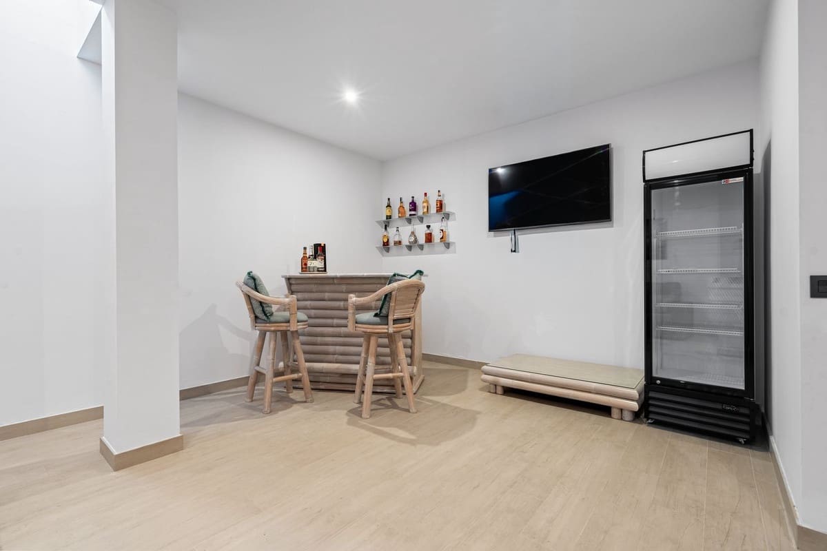 Casa de 4 habitaciones en La Cala de Mijas en venta con piscina - 995.000 € (Ref: 9798180)