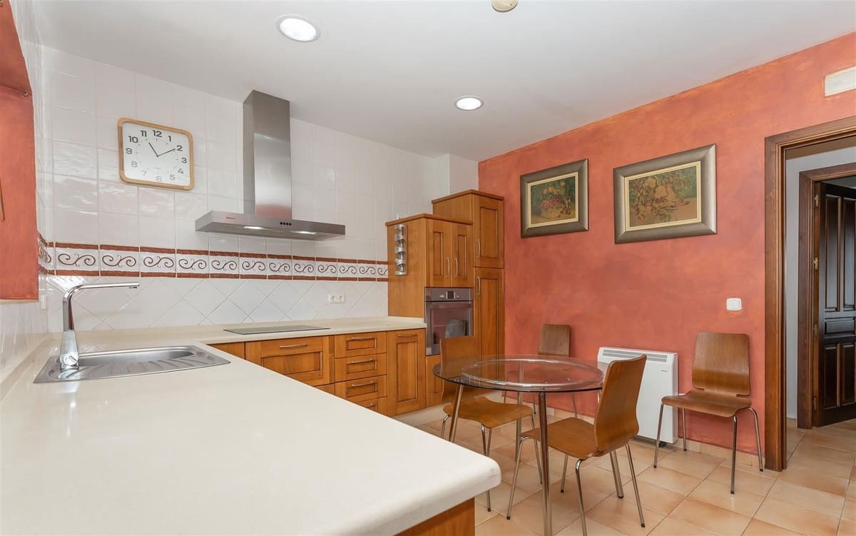 4 Zimmer Villa zu verkaufen in Alhaurin el Grande mit Pool - 645.000 € (Ref: 9798181)