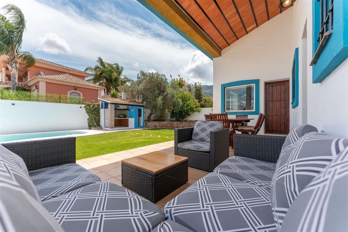 4 Zimmer Villa zu verkaufen in Alhaurin el Grande mit Pool - 645.000 € (Ref: 9798181)