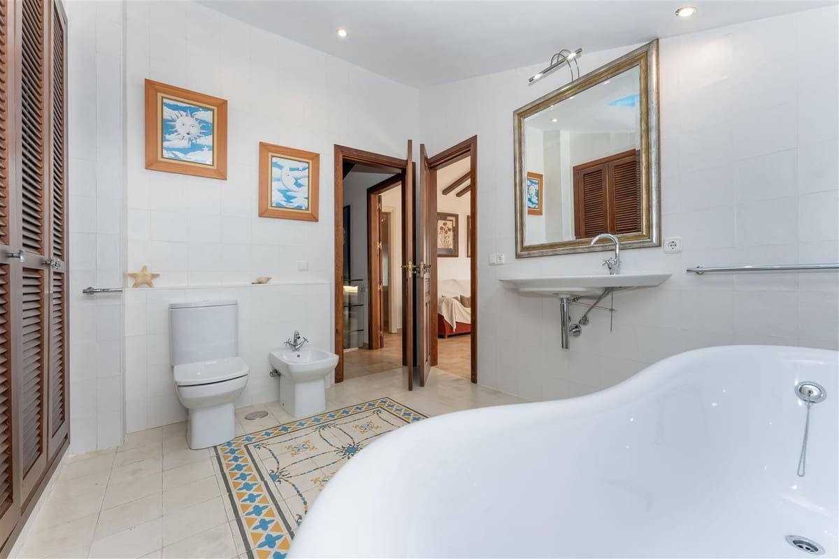 4 Zimmer Villa zu verkaufen in Alhaurin el Grande mit Pool - 645.000 € (Ref: 9798181)