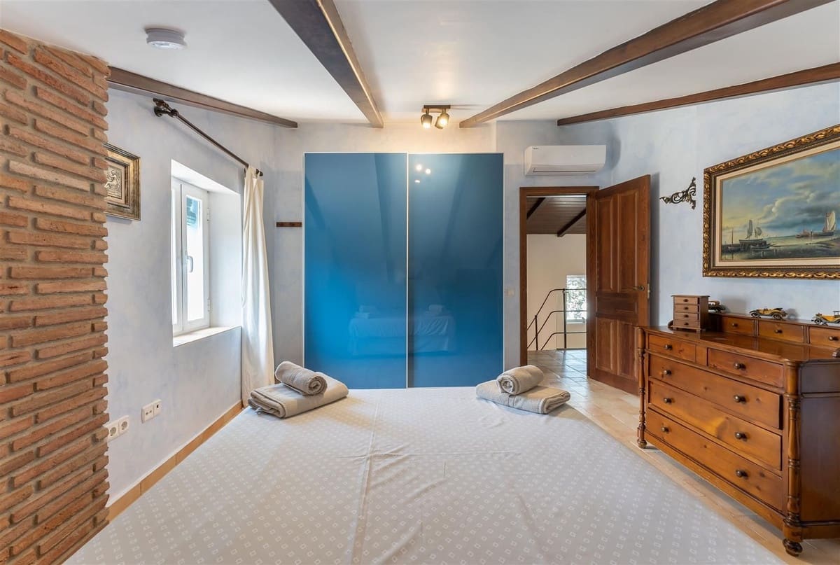 4 Zimmer Villa zu verkaufen in Alhaurin el Grande mit Pool - 645.000 € (Ref: 9798181)