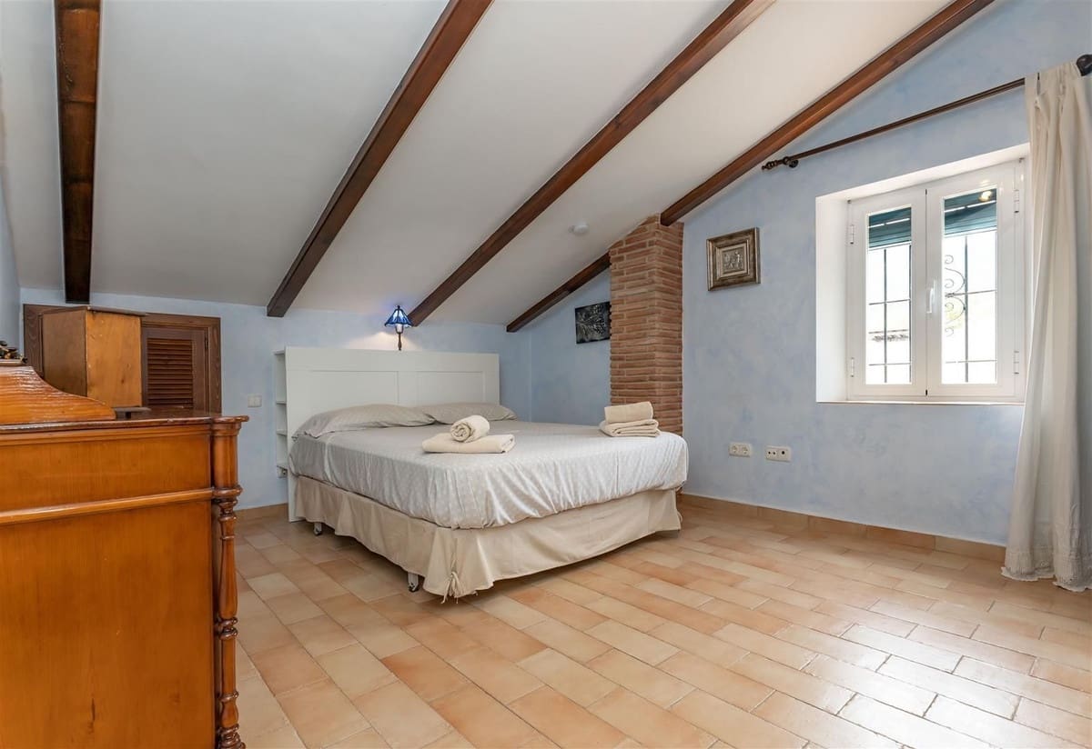 4 Zimmer Villa zu verkaufen in Alhaurin el Grande mit Pool - 645.000 € (Ref: 9798181)