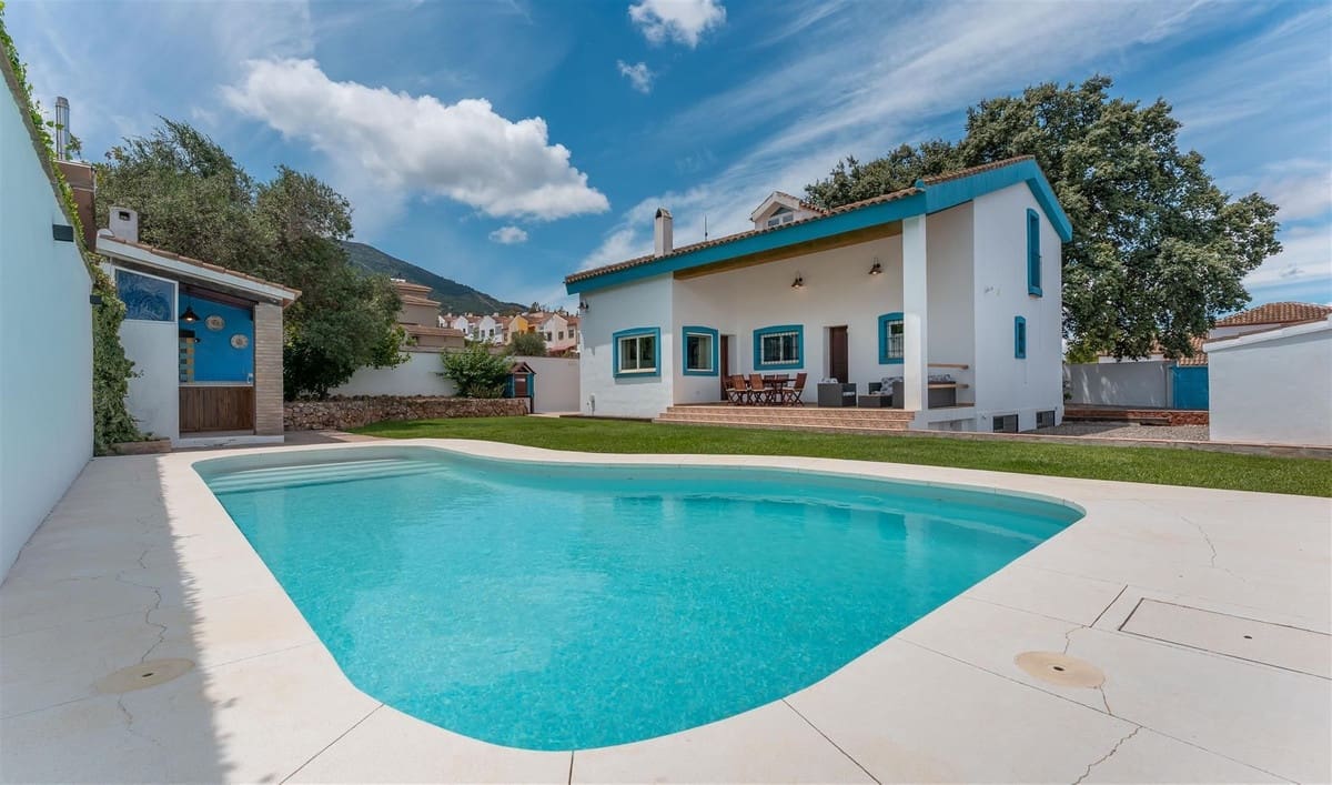 4 Zimmer Villa zu verkaufen in Alhaurin el Grande mit Pool - 645.000 € (Ref: 9798181)