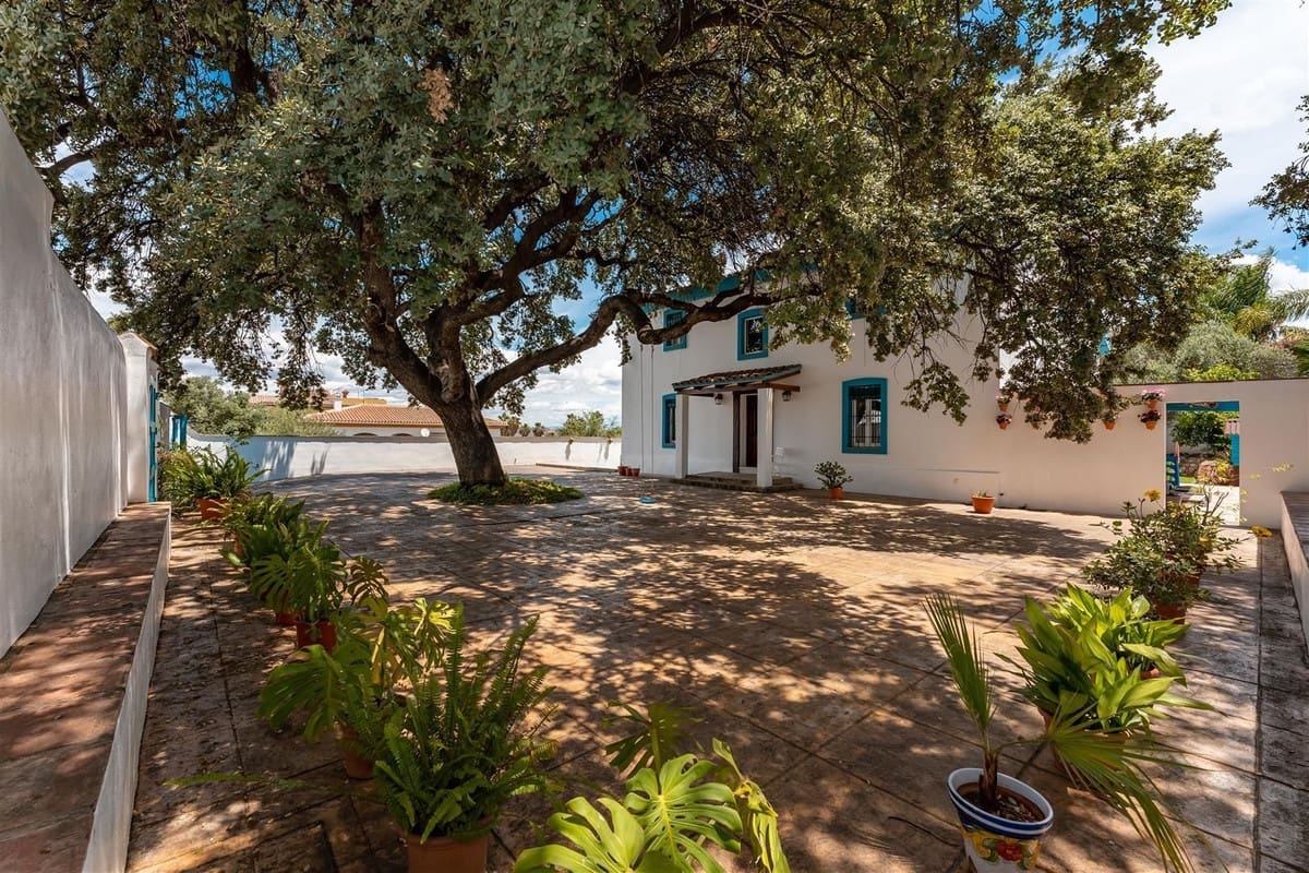 4 Zimmer Villa zu verkaufen in Alhaurin el Grande mit Pool - 645.000 € (Ref: 9798181)