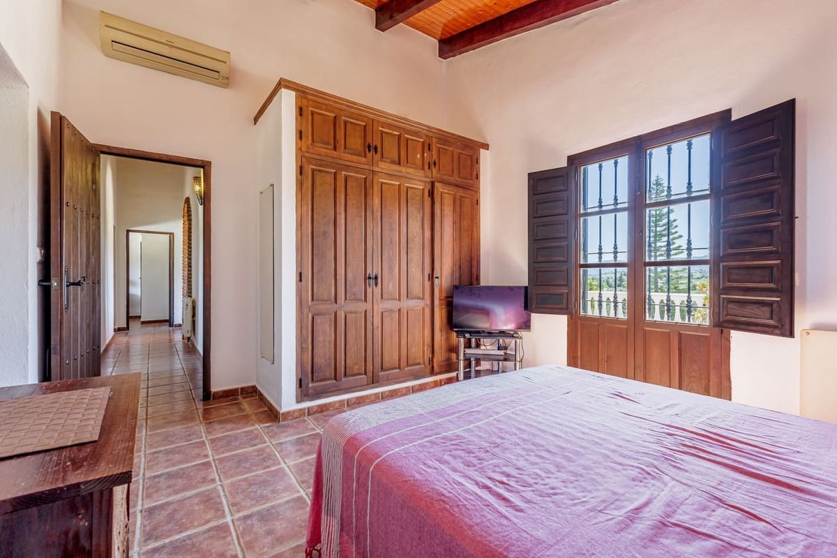 4 slaapkamer Finca/Landhuis te koop in Alhaurin el Grande met zwembad - € 575.000 (Ref: 9798183)