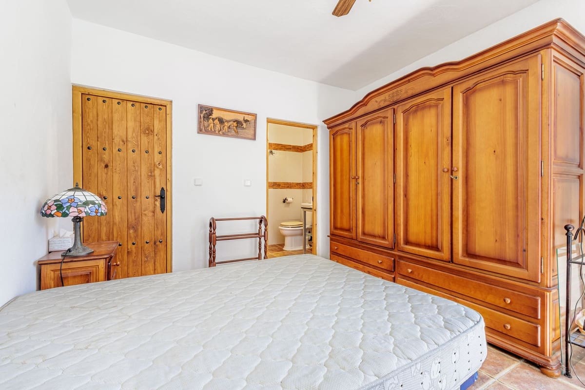 4 slaapkamer Finca/Landhuis te koop in Alhaurin el Grande met zwembad - € 575.000 (Ref: 9798183)