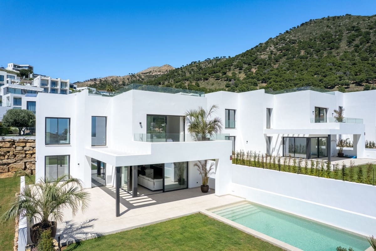 4 soveværelse Villa til salg i Mijas med swimmingpool - € 1.945.000 (Ref: 9798184)