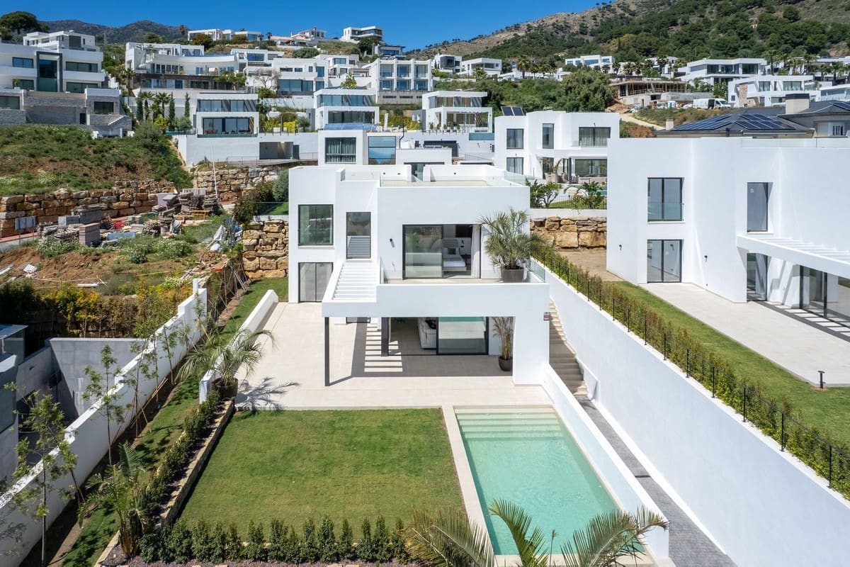 4 soveværelse Villa til salg i Mijas med swimmingpool - € 1.945.000 (Ref: 9798184)
